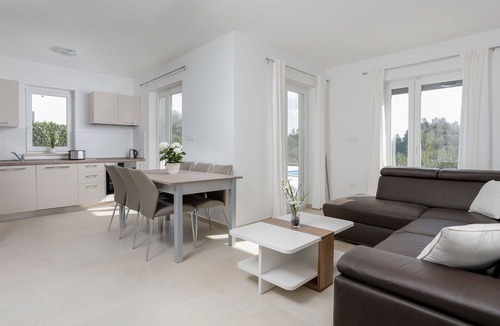 Nova Vas House | Wonderful private villa for 10 people with WIFI, private pool, A/C, TV, terrace and panoramic view
