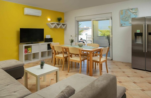 Klimno House | Wonderful private villa for 10 people with A/C, private pool, hot tub, WIFI, TV and terrace