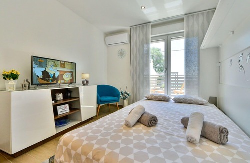 Sarsoni House | Wonderful private villa for 2 people with A/C, WIFI, TV and terrace