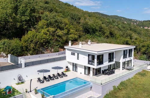 Bregi Villa | Wonderful private villa for 10 guests with hot tub, private pool, WIFI, A/C, TV and terrace