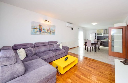 Primorski Dolac House | Wonderful private villa for 6 people with A/C, private pool, WIFI, TV, terrace and panoramic view
