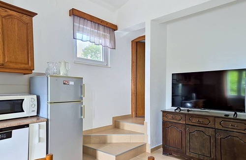 Oklaj House | Wonderful private villa for 2 guests with internet, hot tub, A/C, terrace and pets allowed