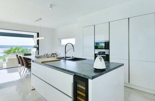 Maslenica Villa | Wonderful private villa for 8 guests with hot tub, A/C, private pool, WIFI, TV and terrace