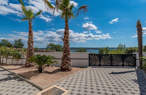 Maslenica Villa | Wonderful private villa for 8 guests with hot tub, A/C, private pool, WIFI, TV and terrace