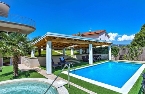 Pobri House | Wonderful villa for 10 guests with A/C, WIFI, hot tub, private pool, TV and patio