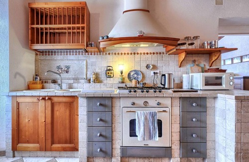Vardica House | Wonderful villa for 3 people with WIFI, A/C, terrace and panoramic view