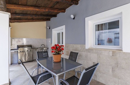 Svetvincenat House | Wonderful villa for 4 people with WIFI, A/C, TV, terrace and pets allowed