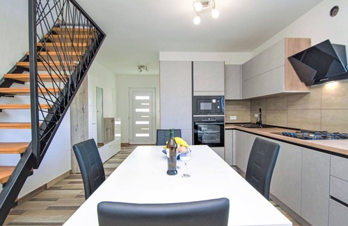 Skradin House | Wonderful villa for 5 people with WIFI, A/C, private pool, TV and terrace