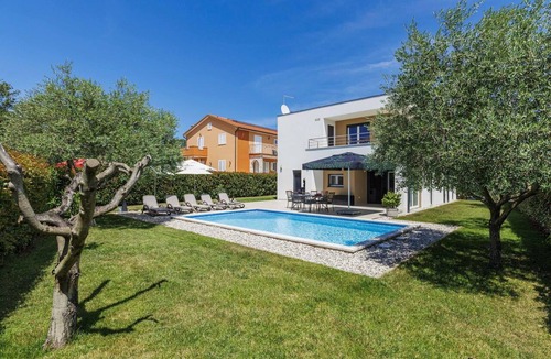 Fiorini House | Wonderful villa for 5 people with WIFI, A/C, private pool, TV and terrace