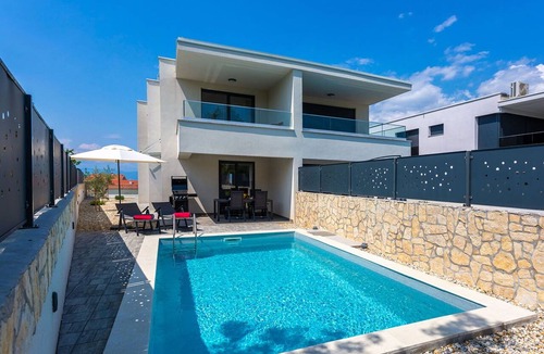 Bogovici House | Wonderful villa for 6 guests with WIFI, private pool, A/C, TV and terrace