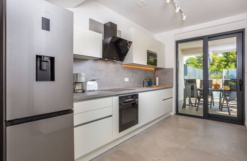Bogovici House | Wonderful villa for 6 people with A/C, private pool, WIFI, TV and terrace