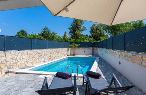 Bogovici House | Wonderful villa for 6 people with A/C, private pool, WIFI, TV and terrace