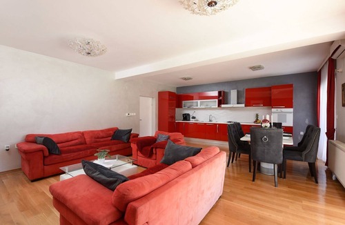 Zadar House | Wonderful villa for 8 people with A/C, private pool, WIFI, TV, terrace and pets allowed