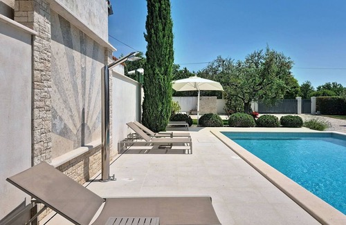 Valica House | Wonderful villa with A/C, hot tub, private pool, internet, TV, terrace and pets allowed