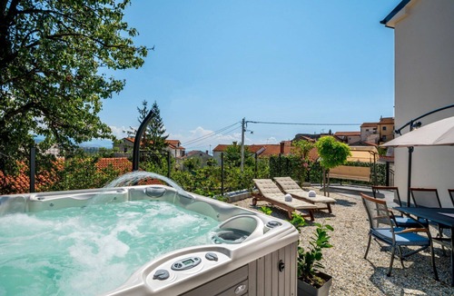 Kastav House | Wonderful villa with private pool, WIFI, A/C, TV, terrace, pets allowed and panoramic view