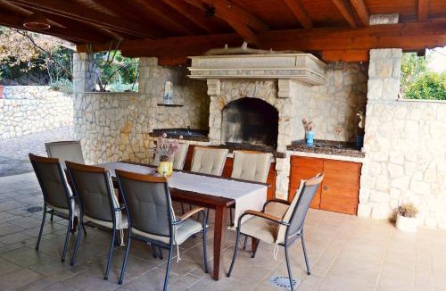 Muline Villa | Yellow Villa