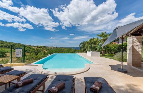 Rakotule Villa | Zvonar