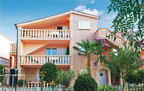 1 Bedroom Amazing Apartment In Privlaka in Privlaka