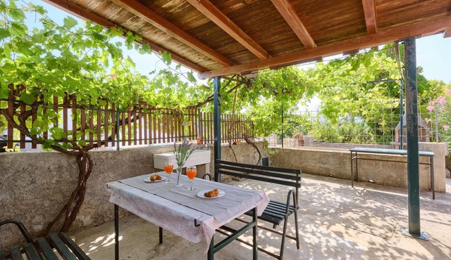 1 bedroom cozy apartment in Stivan