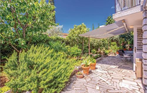 1 Bedroom Gorgeous Apartment In Selce