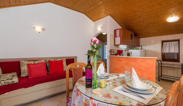 1 bedroom lovely apartment in Brsec in Brsec