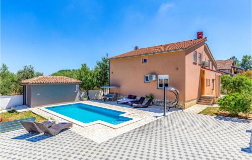 1 Bedroom Lovely Apartment In Pula