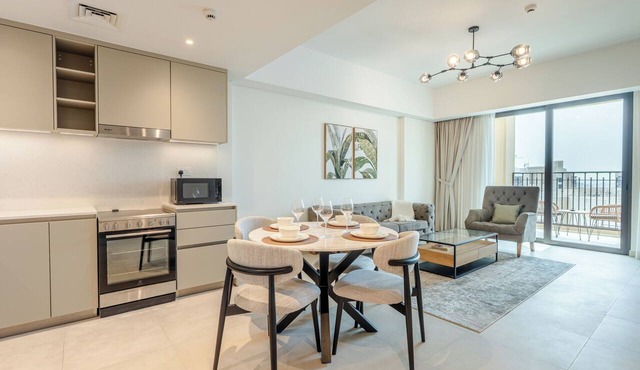 1BR Umm Suqiem Apartment w/Burj Al Arab Pool View, Steps to Kite Beach in Dubai
