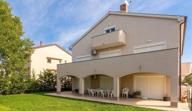 2 bedroom amazing apartment in Mladenici