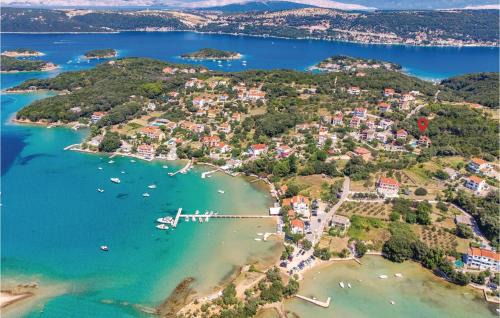 2 Bedroom Awesome Apartment In Supetarska Draga in Supetarska Draga