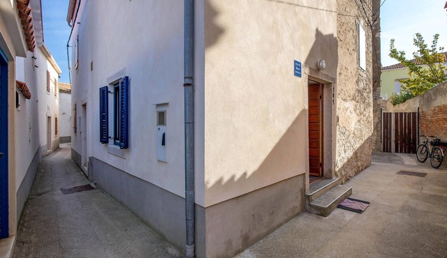 2 bedroom beach front home in Susak