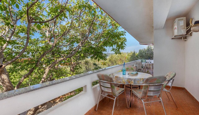 2 bedroom beautiful apartment in Punat