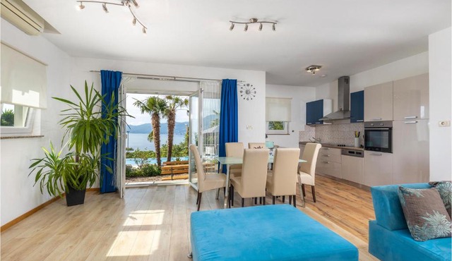 2 Bedroom Beautiful Apartment In Rijeka