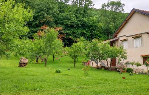 2 Bedroom Cozy Apartment In Srb