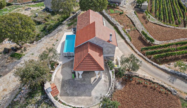 2 bedroom luxurious home in Lokvicici in Lokvicici