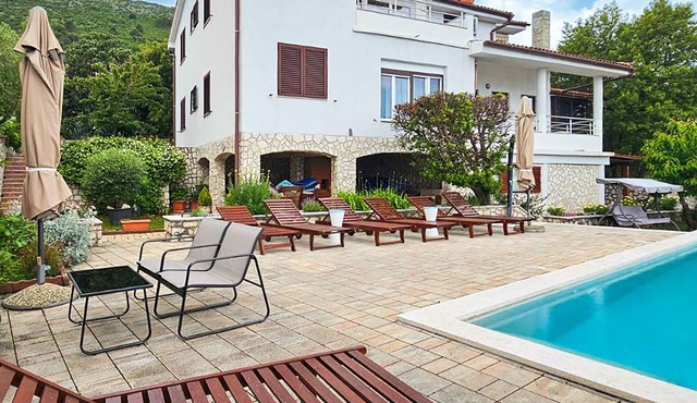 2 bedroom nice apartment in Labin in Labin