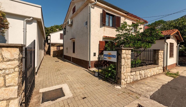 2 bedroom nice home in Karlobag in Karlobag