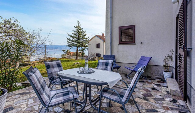 2 bedroom pet friendly apartment in Lovran