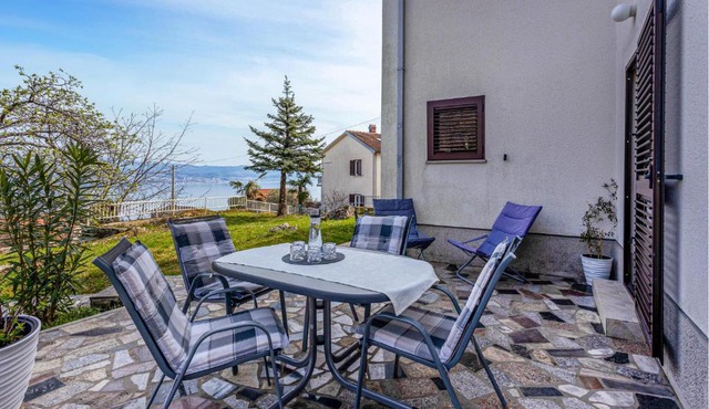 2 Bedroom Pet Friendly Apartment In Lovran