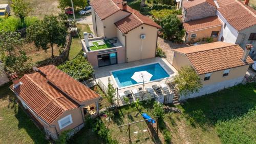 2 Cottage Houses 3 bedrooms & private pool