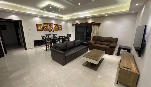 2 En-suite Rooms, Central & Spacious in Amman