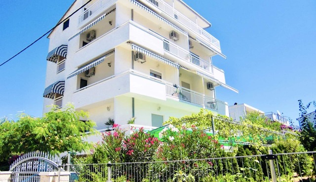 2 Min. V. Sea/beach, private balcony, free Wi-Fi