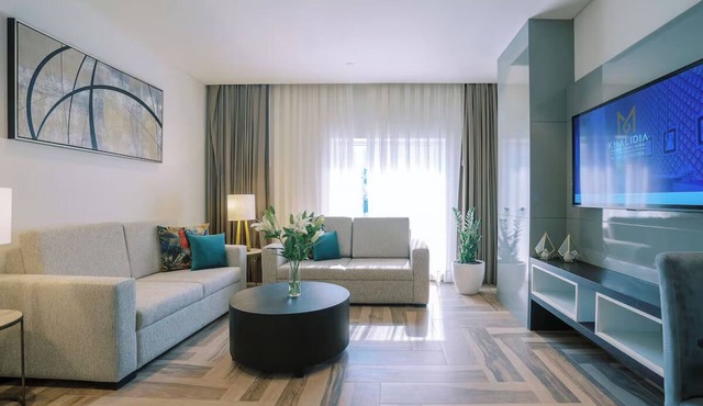 2 Units | Adventure Retreat | Dubai Fountain, Burj Khalifa & Rooftop Leisure in Dubai