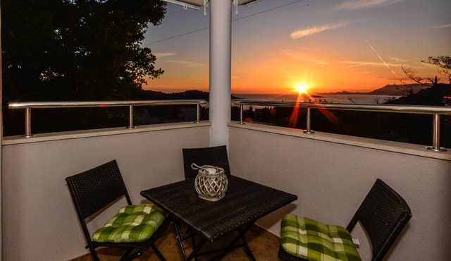 3 bdms Cavtat, sunset A&M apartment near beaches with free parking