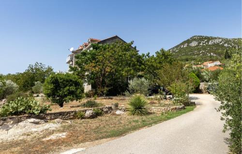 3 Bedroom Awesome Apartment In Zaton Doli