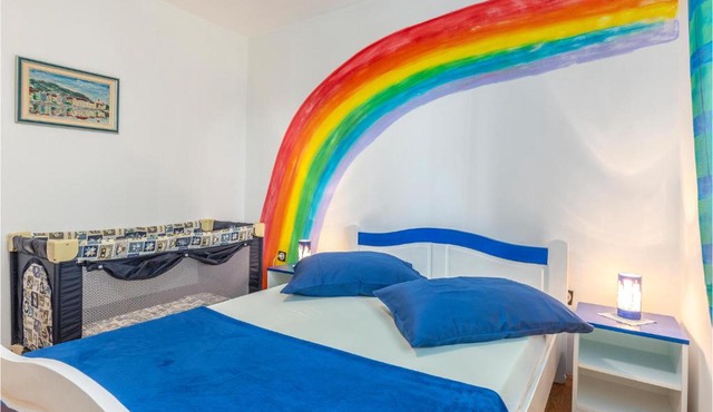 3 Bedroom Cozy Apartment In Viskovo