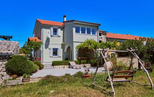 3 Bedroom Nice Home In Punta Kriza