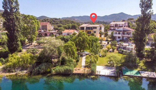 3 bedroom pet friendly apartment in Bacina