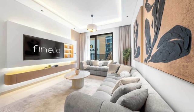 3BR Oasis nr Circle Mall | Sauna, Gym & Pool in Dubai
