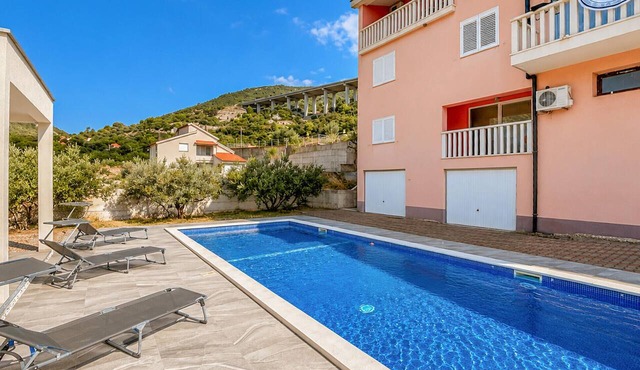 6 bedroom gorgeous apartment in Vrgorac