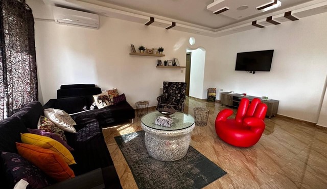 7-2 Charming 2-bedroom apt in Quiet Building near Shopping, Hospital, Mosque in Amman